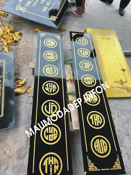 Khắc câu đối đá