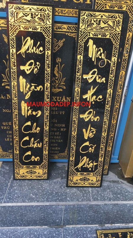 Khắc câu đối đá