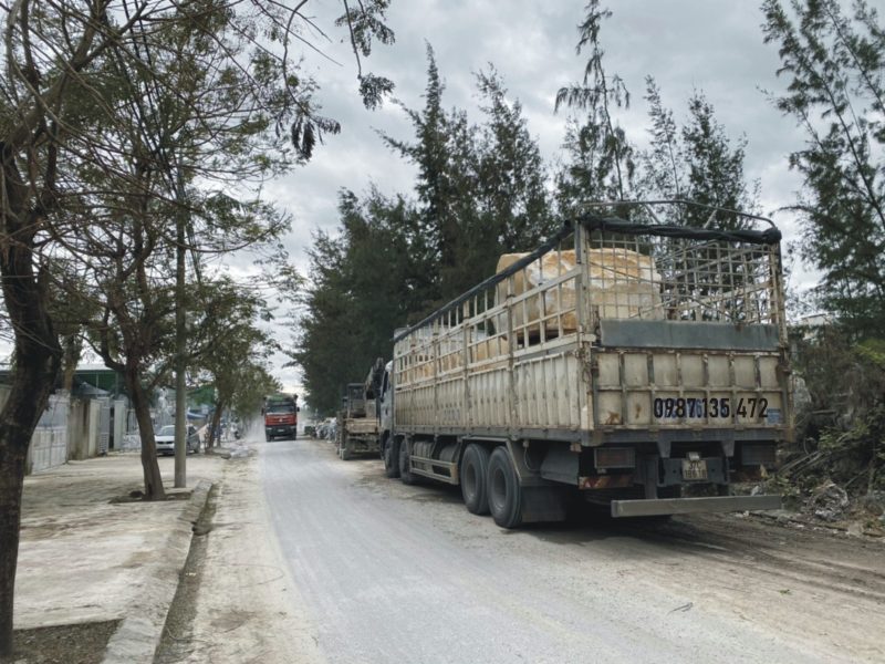 Đá nguyên khối chế tác cuốn thư, lăng mộ