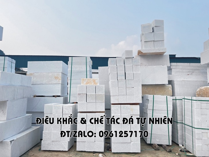 Xưởng điêu khắc bát hương đá và bia mộ bằng các loại đá tự nhiên nguyên khối.