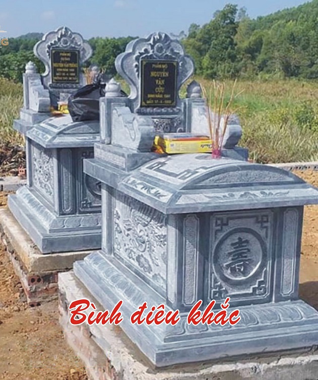 Mẫu mộ ngai đá